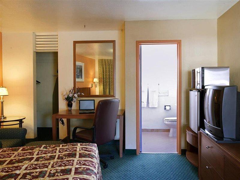 Americas Best Value Inn - Livermore Exterior photo